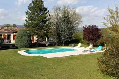 Image de Grande Maison Avec Piscine Dans L'Arriere-Pays Varois Entre Mer Et Verdon