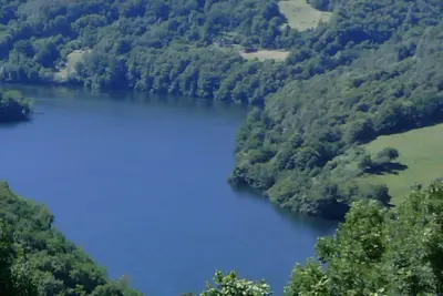 Image de Randonnée  portes de l'Aubrac Vue sur  Lac, 4 pers, 2 chambres   2 wc