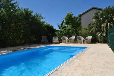 Image de Villa avec piscine privée, calme, proche des plages, à Sainte Anne