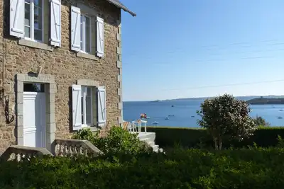 Image de Maison familiale bretonne avec splendide vue sur mer
