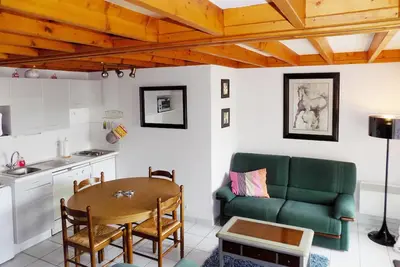 Image de 3 pièces en duplex dans résidence avec piscine