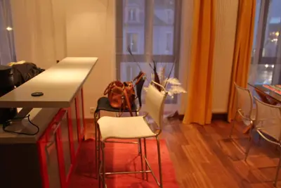 Image de Appartement lumineux. Plein centre ville. Wifi Famille /amis/ déplacement proff.