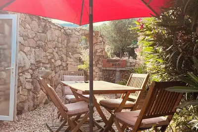 El Maquis dans un jardin paysager de 3000 m², calme et dépaysement…