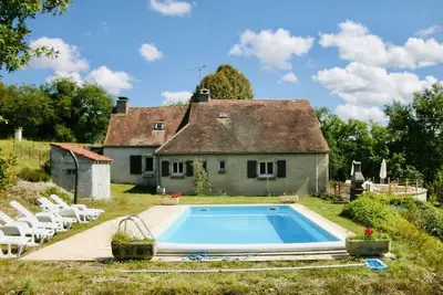 Image de domaine biargues 9 pers avec piscine sécurisée entre sarlat et rocamadour
