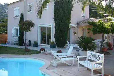 Image de Villa with pool and garden