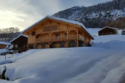 Image de Appartement dans chalet Jeanne-Marie-au coeur du vieux village Chinaillon