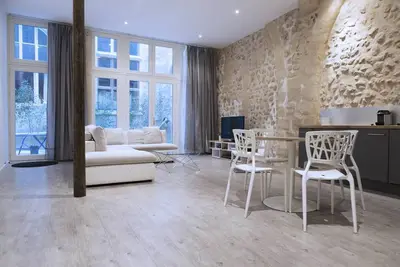 Image de Ausone - loft moderne et confortable - terrasse et place de parking inclus