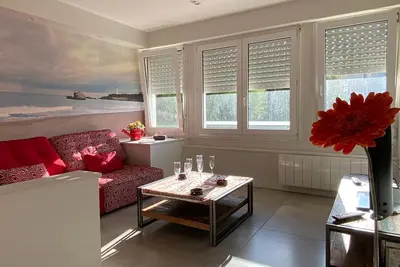 Tout à pied, plages à 3mns, appartement de 75 m2 tout confort, vue mer