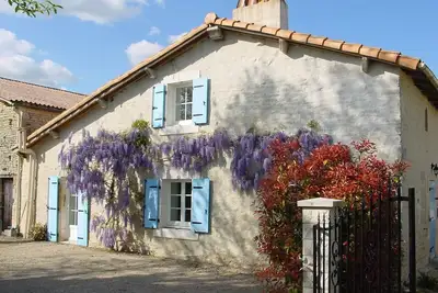 Image de Gîte 2 chambres proche de Niort avec piscine intérieure