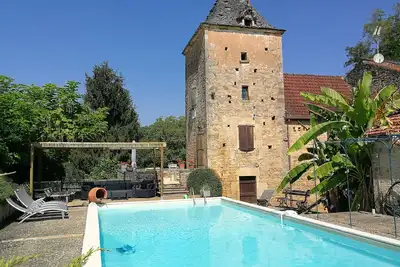 Image de Maison de caractère: Le pigeonnier à Goujounac vers Domme Bonaguil Sarlat Cahors