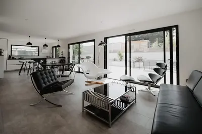 Image de Villa contemporaine idéalement placée