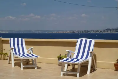 Image de Maison sur le Port vue panoramique sur la baie de Marseille