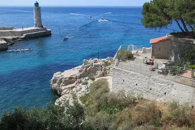 Image de Belle villa, les pieds dans l'eau, au coeur de Cassis village