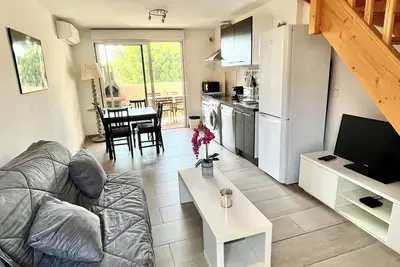 Image de Appartement tout confort, 40 m2, entièrement climatisé, à 350 m de la plage. Parking