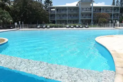 Image de Grand Studio De 42m2! + Terrasse De 17m2! + Piscine Residence +Wifi Privee!