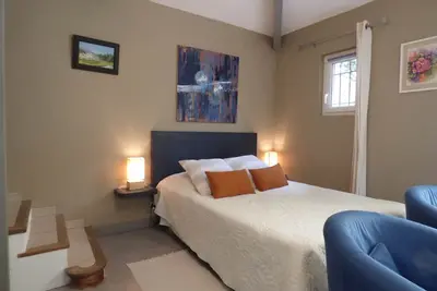 Image de Au pied du Mont Ventoux, gîte de la Ronde.