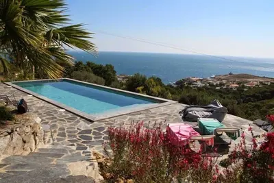 Image de Port de la selva En pleine nature maison, piscine, grand terrain et belle vue