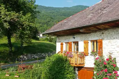 Image de Gite 3 *** dans un cadre de verdure, entre le lac d'Annecy et du Bourget