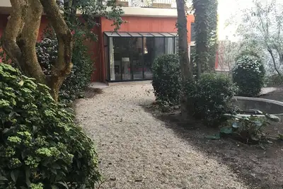 Image de Vue Jardin : Unique! Appartement de charme jardin Ă 10 m du Canal Royal