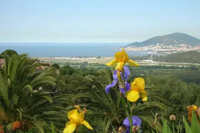 Studio superbe vue mer avec jardin, rdc villa neuve à la campagne