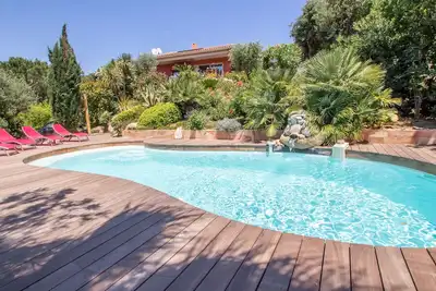 Image de 10 minutes a pied de la plage de saint Cyprien, par des sentiers.