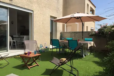 Image de T3 Grand jardin et Plage de l'autre coté de la rue! Emplacement idéal famille
