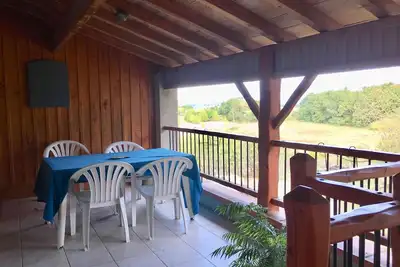 Appartement indépendant dans maison.