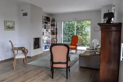 Image de Maison neuve (2016) située à la sortie du bourg.