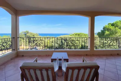 Image de Découvrez le privilège rare dune maison Corse, accueillante et généreuse.