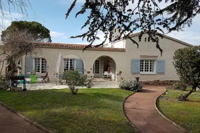 Image de Au calme 10 kms Toulouse villa sur p'tit parc+ piscine h-sol 8x5