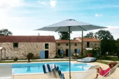 Image de Magnifique Gite de charme 15 p, près Puy du Fou avec piscine chauffée