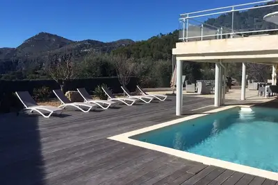 Image de Rdc de Villa avec Piscine chauffée - Pétanque - Vue Panoramique au calme - Clim - Wifi -. . .