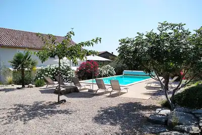 Image de Les GiVans, gîtes de 60m², piscine chauffée à partir mi-mai, vue panoramique