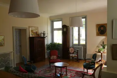 Image de 'un jardin en ville': calme et charme à deux pas du centre ville, avec garage