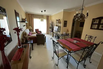 Image de Equipado, Terraza de 32 m2 con vistas al campo de golf en Playa Granada.