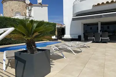 Image de Magnifique Marina piscine privée, parking sécurisé. Proche plage