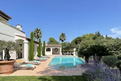 Image de Superbe villa avec piscine chauffée et magnifique vue sur le parc de la Brague