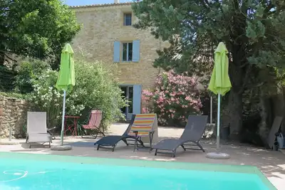 Image de Location mas ancien, 5 personnes a Argilliers, entre Uzes et Pont du Gard.