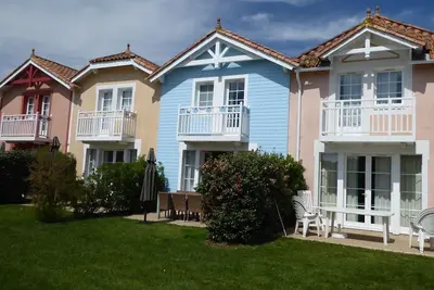 Image de Maison grand standing 6 personnes Ă la mer village Vacances
