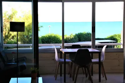 Image de Appt 2/4 pers (65 m2) face à la mer, piscine couverte, vélos, wifi, 800m centre