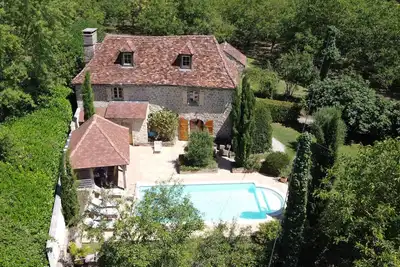 Image de Maison de charme et de caractère - Piscine chauffée
