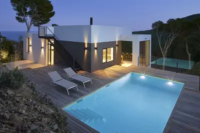 Image de Villa récente, 3 ch/8 lits, vue mer, calme, piscine privée, 5 mins à pied plage