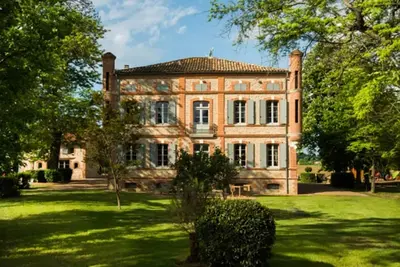 Image de La Bastide des Tourelles: piscine, spa, jardin, terrasse; Tarn; 20 personnes