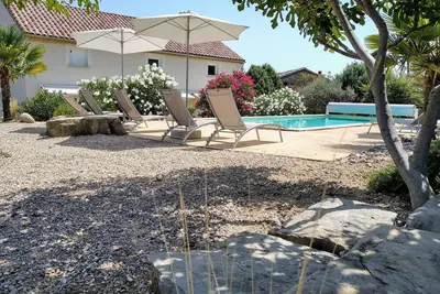 Image de Les GiVans, gîtes de 60m², piscine chauffée, vue panoramique