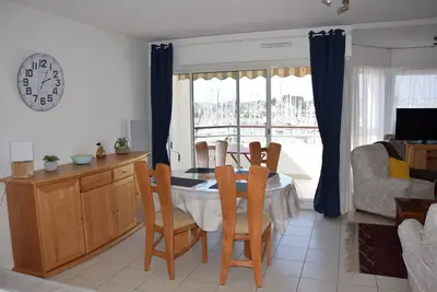 Image de appartement classé 3 étoiles vue sur mer et port du Crouesty