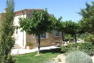 Image de Location à Caromb - Ventoux, maison idéalement située, piscine à partager