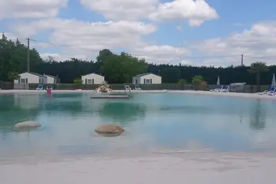 Image de Mobil home 4 pers, sur camping 4 étoiles, avec lagon, à 7 km de Saumur.