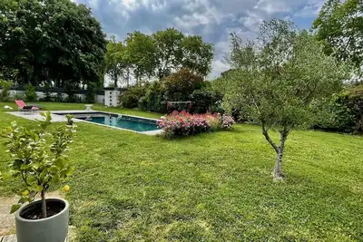 Image de Maison Contemporaine avec Piscine près de Toulouse