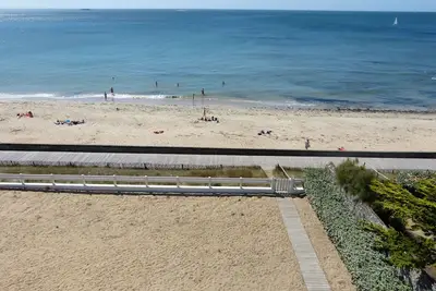 Image de Grand Appartement Plein Sud Face mer accès direct plage  Pornichet