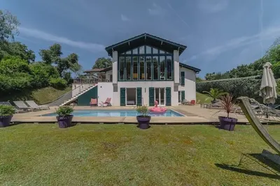 Image de Maison prémium St Jean de Luz, piscine chauffée